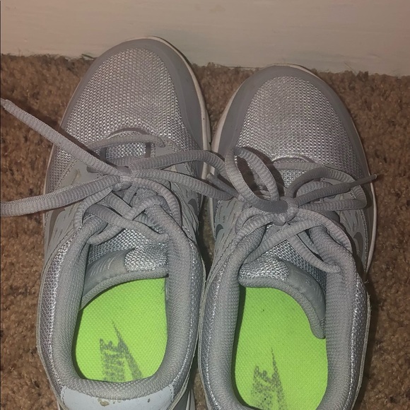 Womens’ Nike - Picture 2 of 3